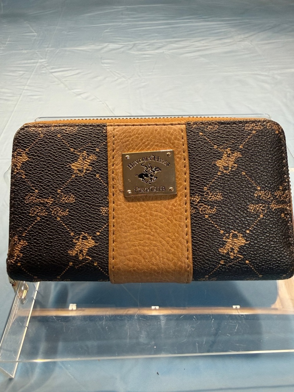 Beverly Hills Polo Club Black and Brown Logo Zip Wallet EUC